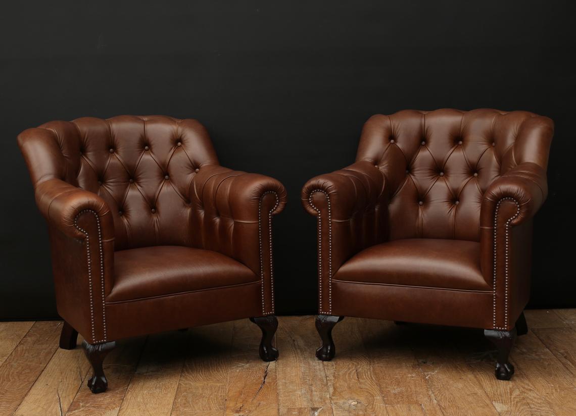 Deep Buttoned Leather Armchairs// JS Editions